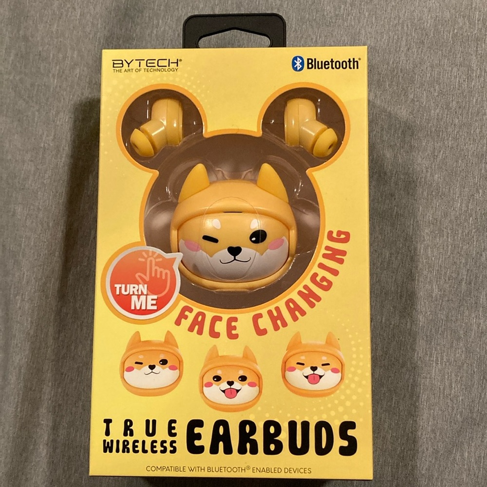 **New in box** Bluetooth wireless earbuds with charging case